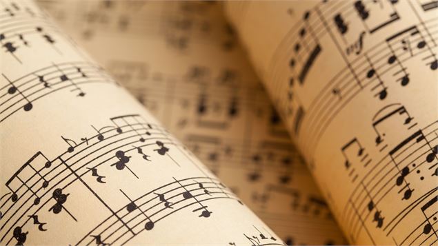 partition musicale - canva