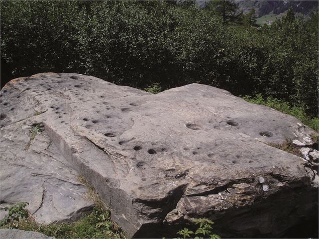 VISITE EN MATINÉE DES ROCHES GRAVÉES_Val-Cenis - © Pierre des Saints - OTIHMV