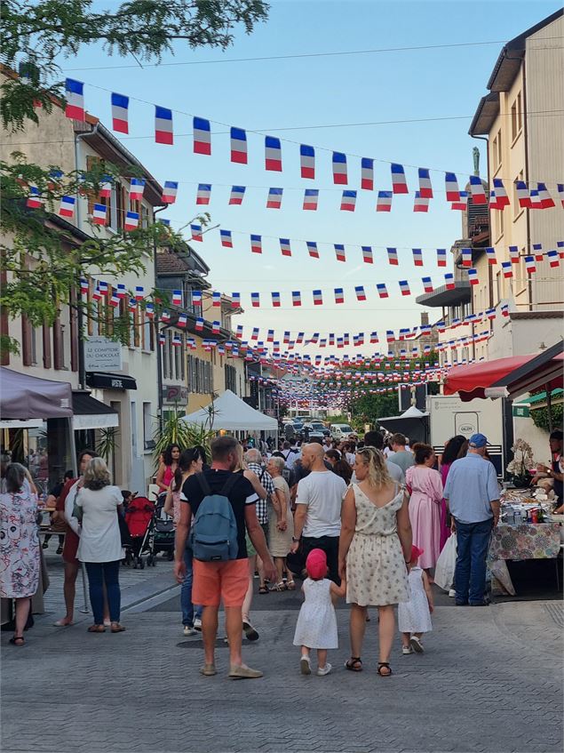 Marché nocturne_Divonne-les-Bains - office de tourisme