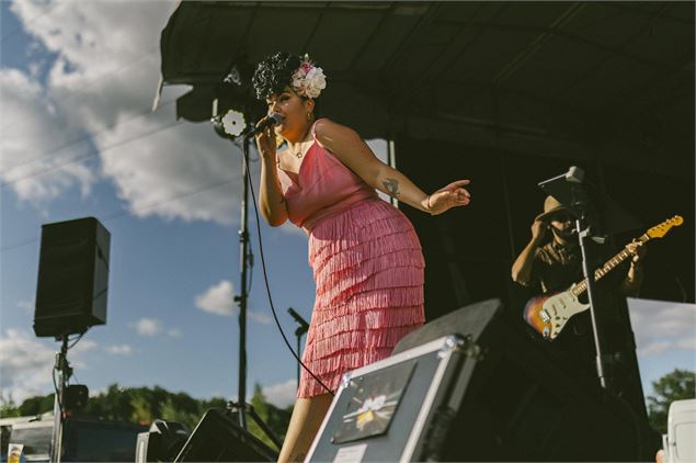 Melle Faustine en concert - Dauphiné Liberé