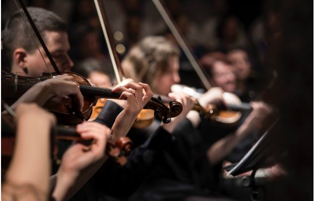 Ensemble de violons - Unsplash