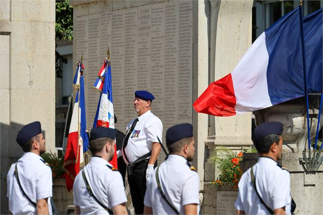 Journée nationale commémorative de l'appel historique du général de Gaulle_Bourg-en-Bresse - Service