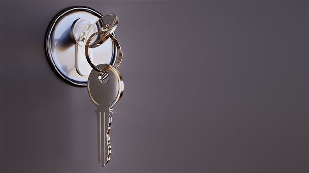 Une clé dans une serrure - Image libre de droits - Pixabay
