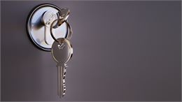 Une clé dans une serrure - Image libre de droits - Pixabay
