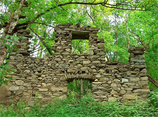 Ruine hameau du Bouchet - OT Terres de Maurienne