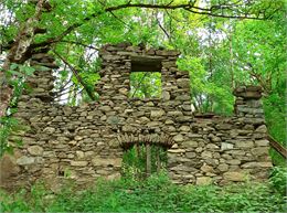 Ruine hameau du Bouchet - OT Terres de Maurienne