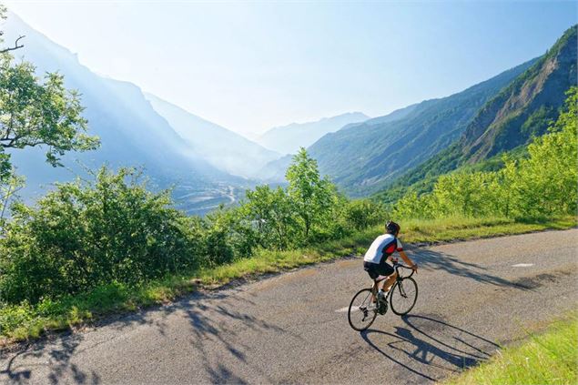 Montée au Col de la Confrérie depuis Villargondran - Explore Savoie