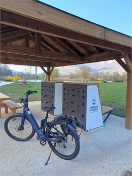 Aire d'accueil vélo à la base de loisir du plan d'eau - Mairie de Challes-les-Eaux