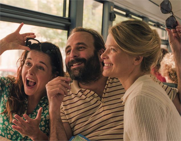 Laure Calamy, Vincent Macaigne et Mélanie Thierry dans un bus - Fabien Gorgeart