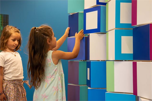 Atelier mur de couleurs - OT Flaine - Noémie Ladrix