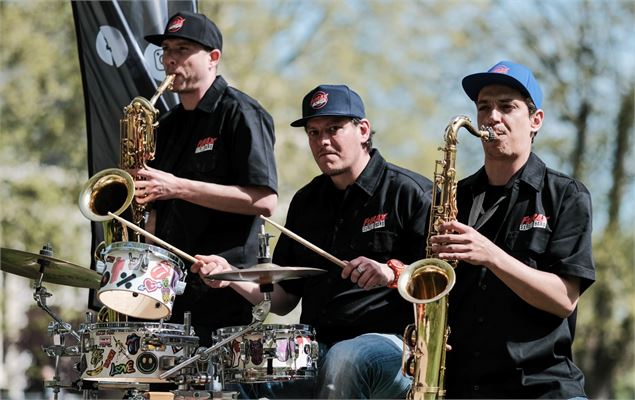 Furax street Band en concert live_Les Carroz-d'Arâches