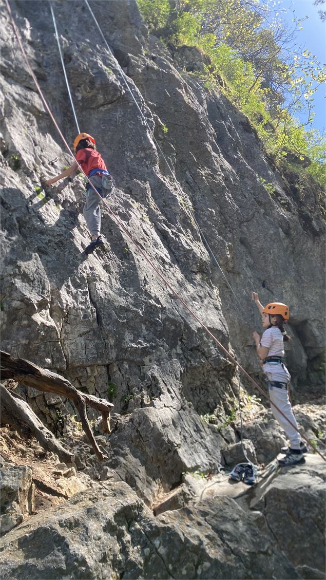 Stage d'escalade en extérieur pour les 8-15 ans_Annecy