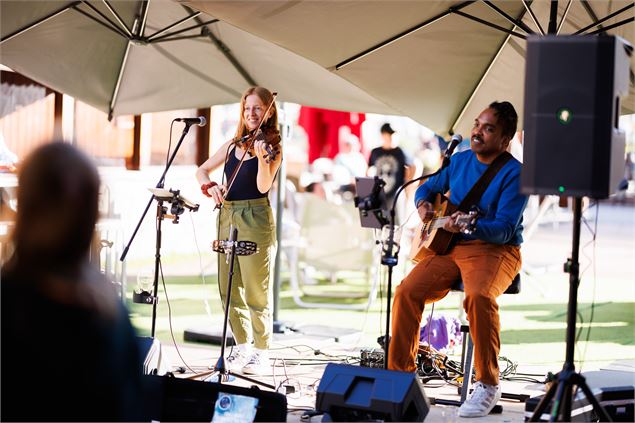Concert en terrasse de Neva_Méribel - Sylvain Aymoz