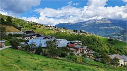 Vue sur le village de Montméry - La Plagne Vallée