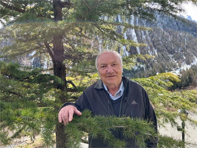 Conférence du Prof. Kurt Hostettmann - Le miel, les abeilles et les plantes : une alliance millénair