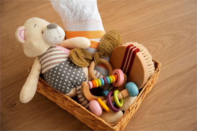 Troc vêtements été & jouets_Aime-la-Plagne - Image de freepik
