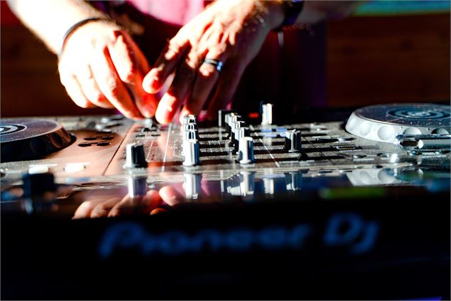 DJ Set & Dégustation : le rendez-vous épicurien !_Morgins - Pixabay