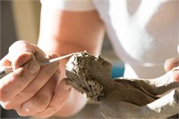 Atelier de modelage avec l'artiste Blandine Rossa Destouches_Les Carroz-d'Arâches