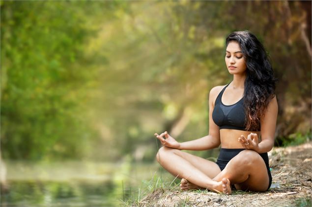 Yoga au parc_Thoissey - Anil sharma de Pixabay