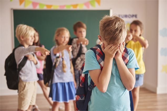 Harcèlement et bien-être des enfants à l’école - Freepik