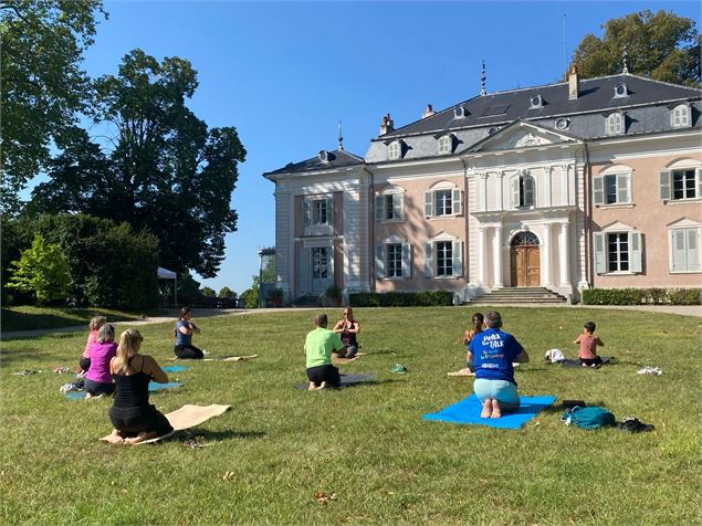 Yoga au Château - château de Voltaire