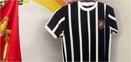 La religion du foot - Maillot de football du S. C. Corinthians Paulista, 1977.