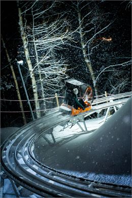 Descente en luge nocturne - Maeva photographies