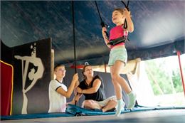 Atelier initiation au cirque | Cie Circo Bello - Les Estivales Sauvages_La Plagne Tarentaise - JNJ p