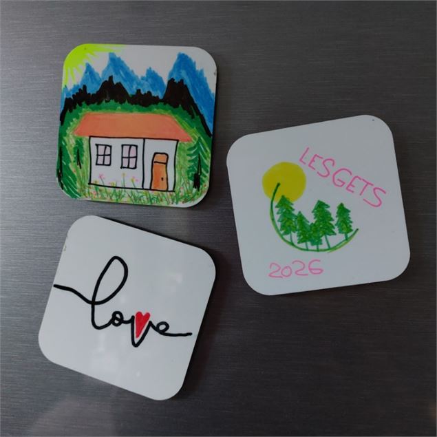 Atelier personnalisation de magnets_Les Gets - atelier mezzanine
