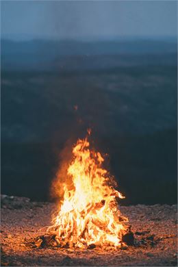 Feu de la saint Jean_Saint-Gervais-les-Bains - Wil Stewart