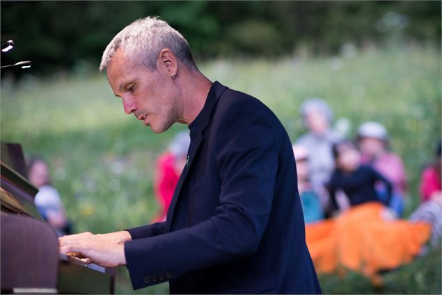 Concert de piano au clair de lune_Nancy-sur-Cluses - Alps-Yak-6