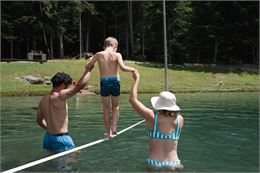 Slackline au-dessus du lac - OTHMV - G.Lavila
