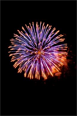 Feu d'artifices - Fête Nationale_Les Gets - zero ui