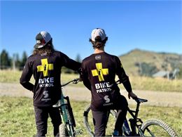 2 bike patrol en tenue de travail - Marie Anselme Martin CM Saisies