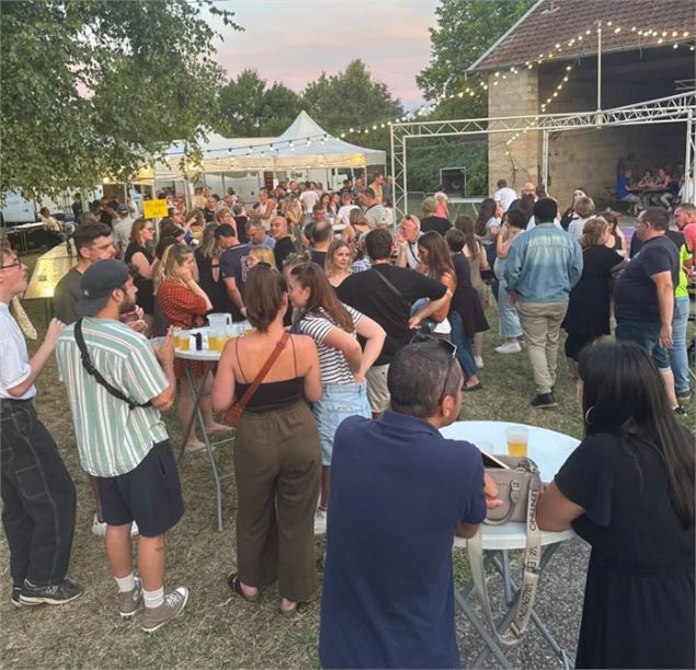 Guinguette_Feillens - Les locustelles