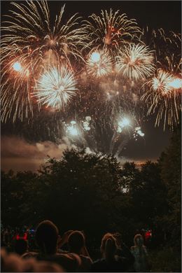 Bal et feu d'artifice du 13 juillet de Meximieux_Meximieux - unsplash