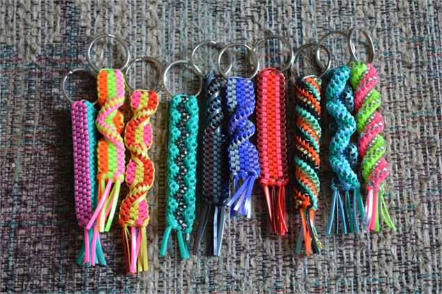 Atelier créatif I création de porte clé / scoubidous_Montchavin-les-Coches - Chat GPT