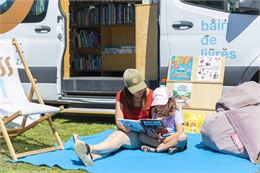 Après-midis jeux et présence du Bibliobus interculturel "Bain de livres" - Valérie Moulin