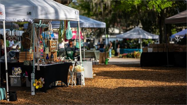 stands marché de créateurs - canva