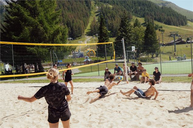 Tournoi de beach volley_Val-d'Isère - Elisa Vercueil - Val d'Isère Tourisme
