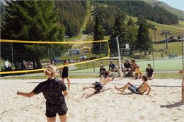 Tournoi de beach volley_Val-d'Isère - Elisa Vercueil - Val d'Isère Tourisme