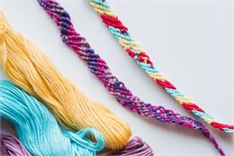 Atelier bracelets brésiliens_Saint-Colomban-des-Villards - Freepik