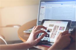 Escale numérique : Ateliers numériques à la médiathéque de Belley_Belley - pixabay