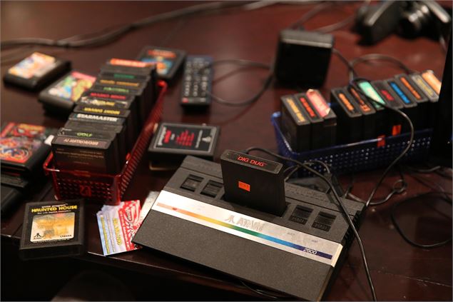 Retro gaming avec la console Atari à la médiathéque de Belley_Belley - pixabay