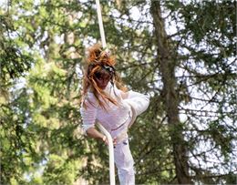 Autour des Cabanes : Spectacle « Créatures » par la Cie Sylvie Santi_Faverges-Seythenex - Mairie_Fav