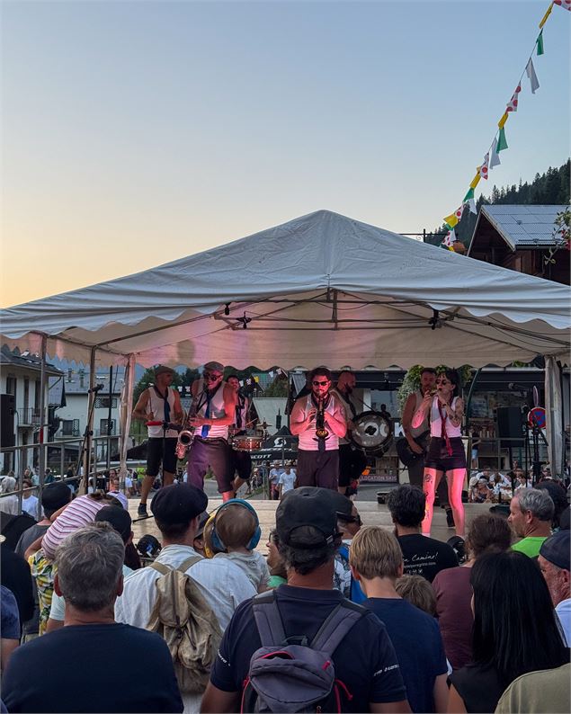 concert sur la place du Capitaine Bulle - OTAB - Paloma Striby
