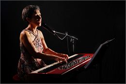 Kate Col au Piano - Kate Col