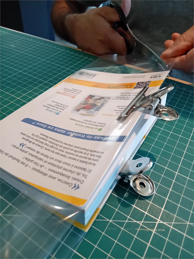 Atelier : je couvre mes livres d'école_Annecy - © Médiathèques d'Annecy