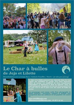 Flâneries de Pérouges : déambulation de bulles - Cie. le Fil de Soie