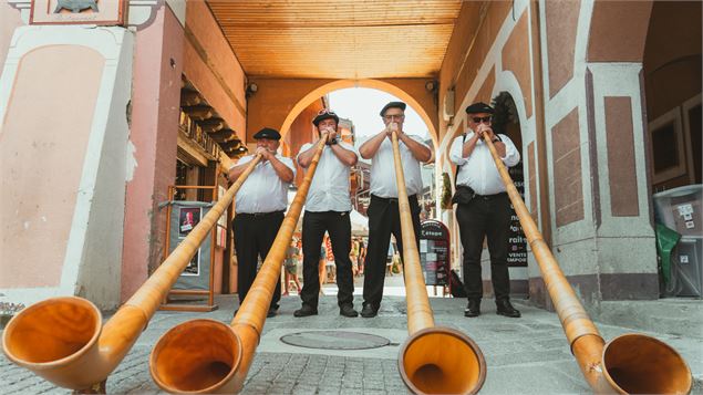 Les soirées festives du bourg (par les commerçants)_Valmorel